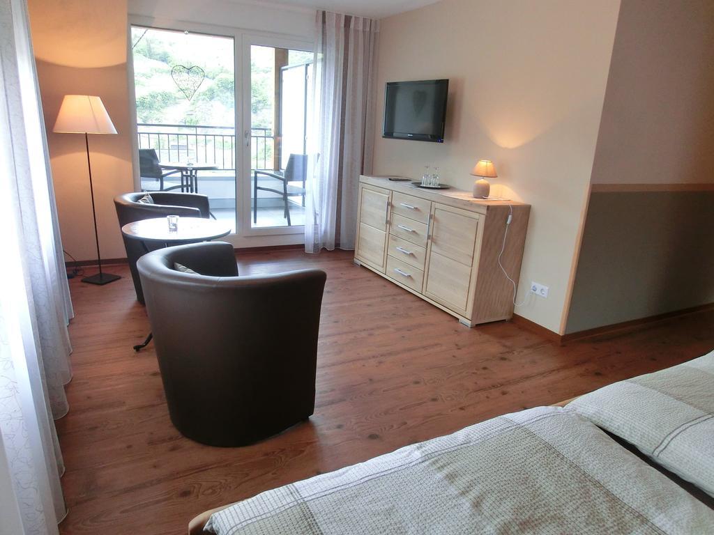 Ferienweingut Hirschen Schulstrasse Bed & Breakfast Burg  Rom bilde