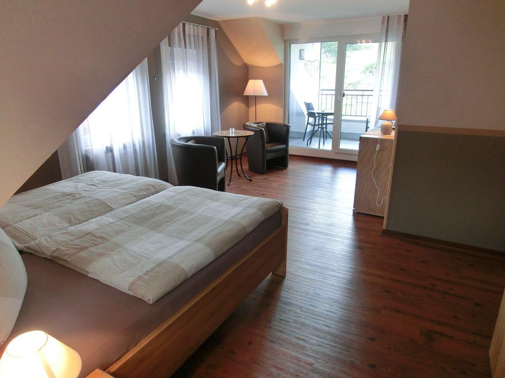 Ferienweingut Hirschen Schulstrasse Bed & Breakfast Burg  Rom bilde